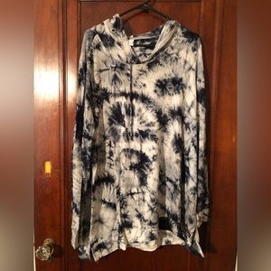 Livi tie dye super soft top